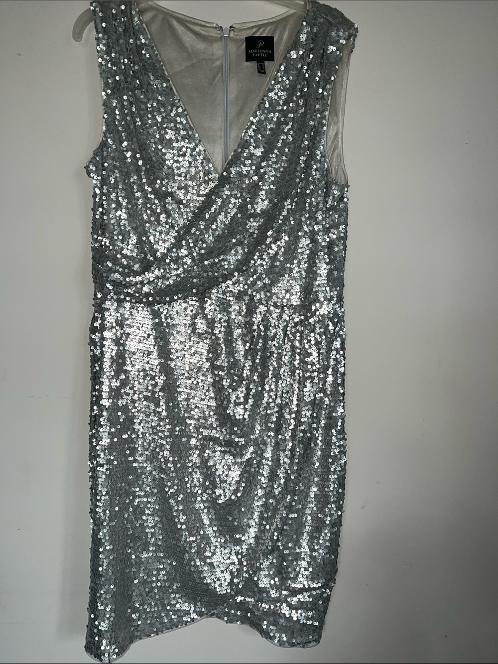Adrianna Papell Silver Sequin V-neck Cocktail Dress 16 zipper back lined